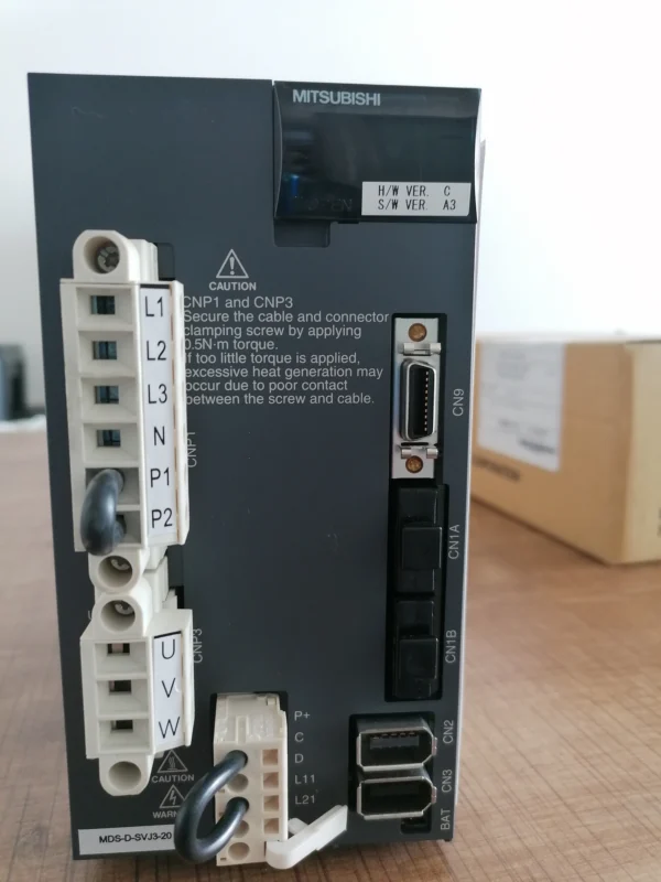 Mitsubishi MDS-D-SVJ3 servo drive unit